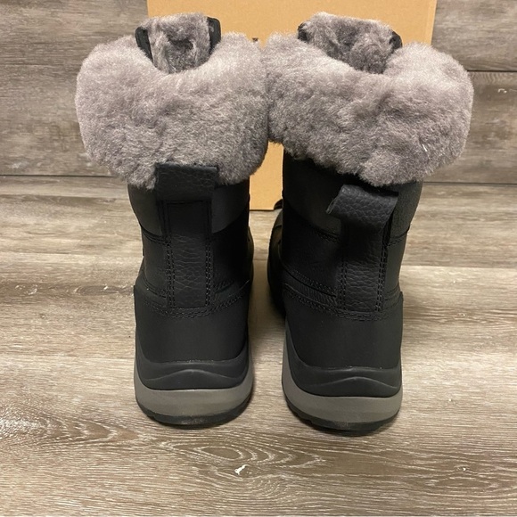 UGG | Adirondack Boot III In Black Snow Boots NEW Size 10 - Picture 8 of 12